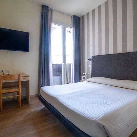 My Place Hotel Rimini Buitenkant foto