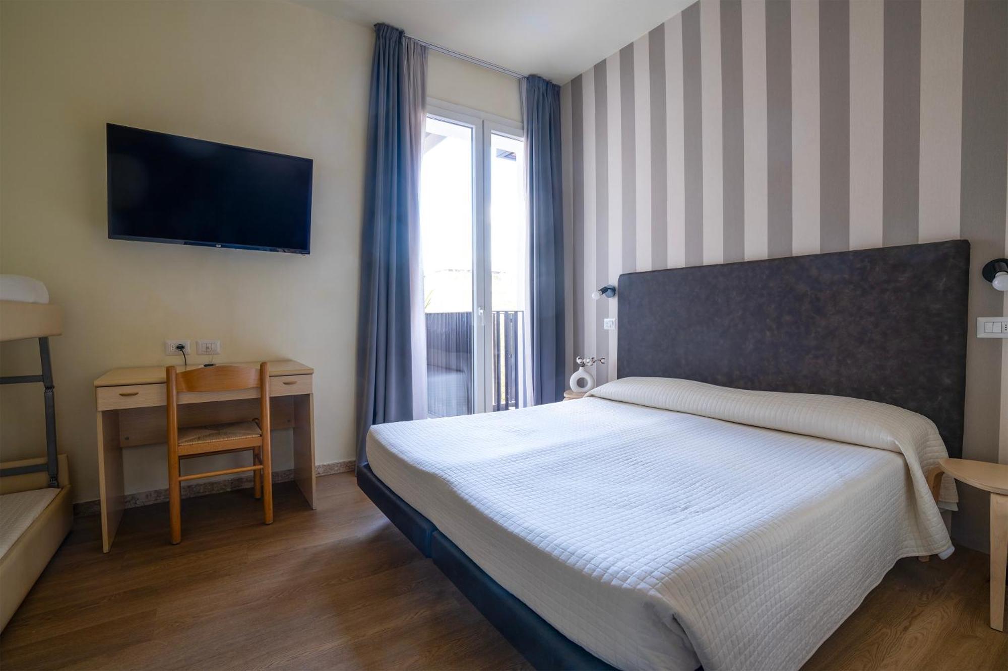 My Place Hotel Rimini Buitenkant foto