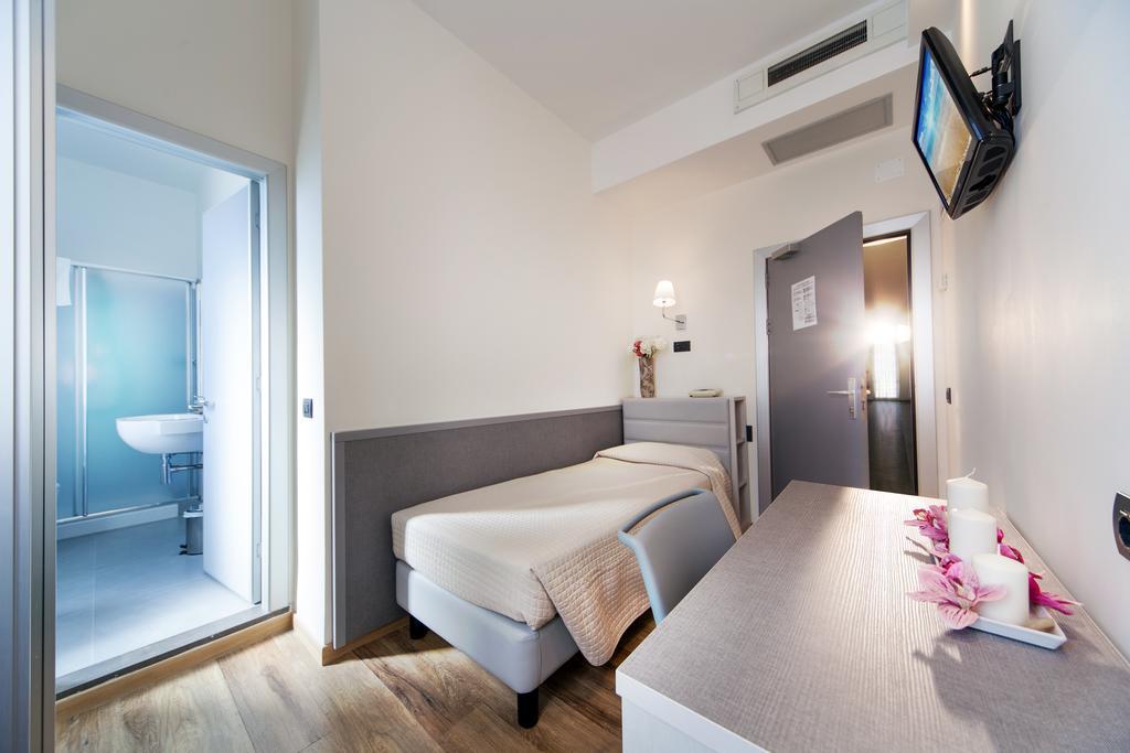 My Place Hotel Rimini Buitenkant foto