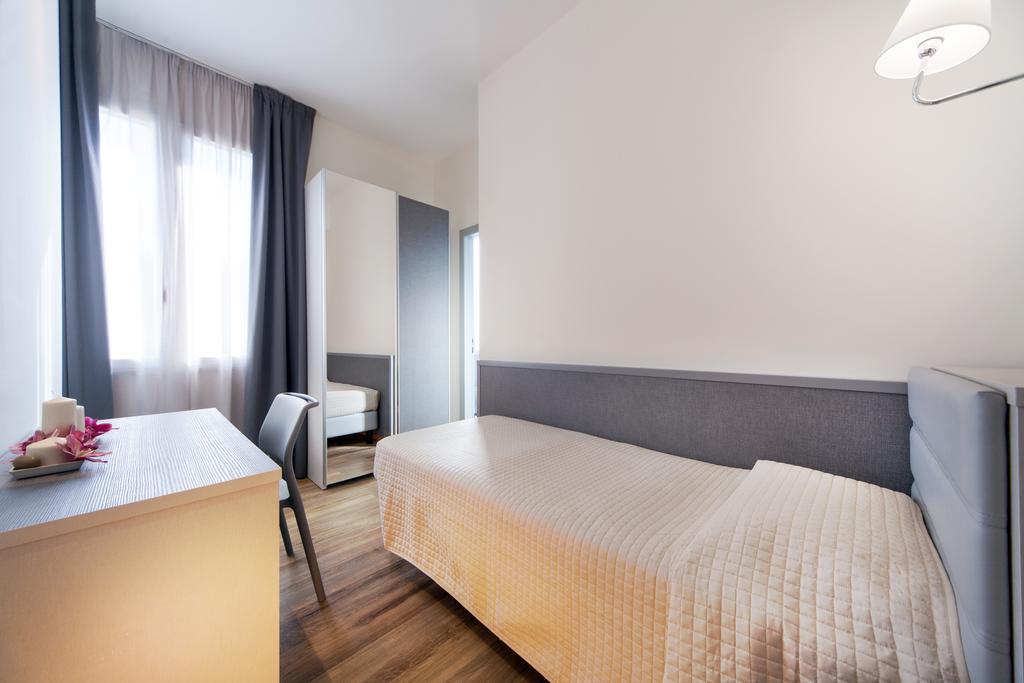 My Place Hotel Rimini Buitenkant foto